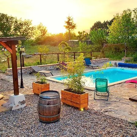 Le P'tit Gardechois, Piscine Ardeche - 12pers Saint-Andre-de-Cruzieres