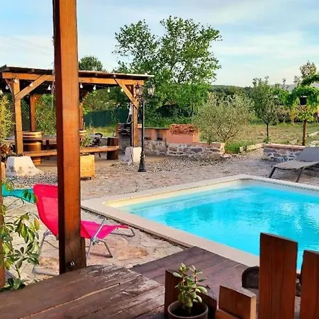 Le P'tit Gardechois, Piscine Ardeche - 12pers Saint-Andre-de-Cruzieres